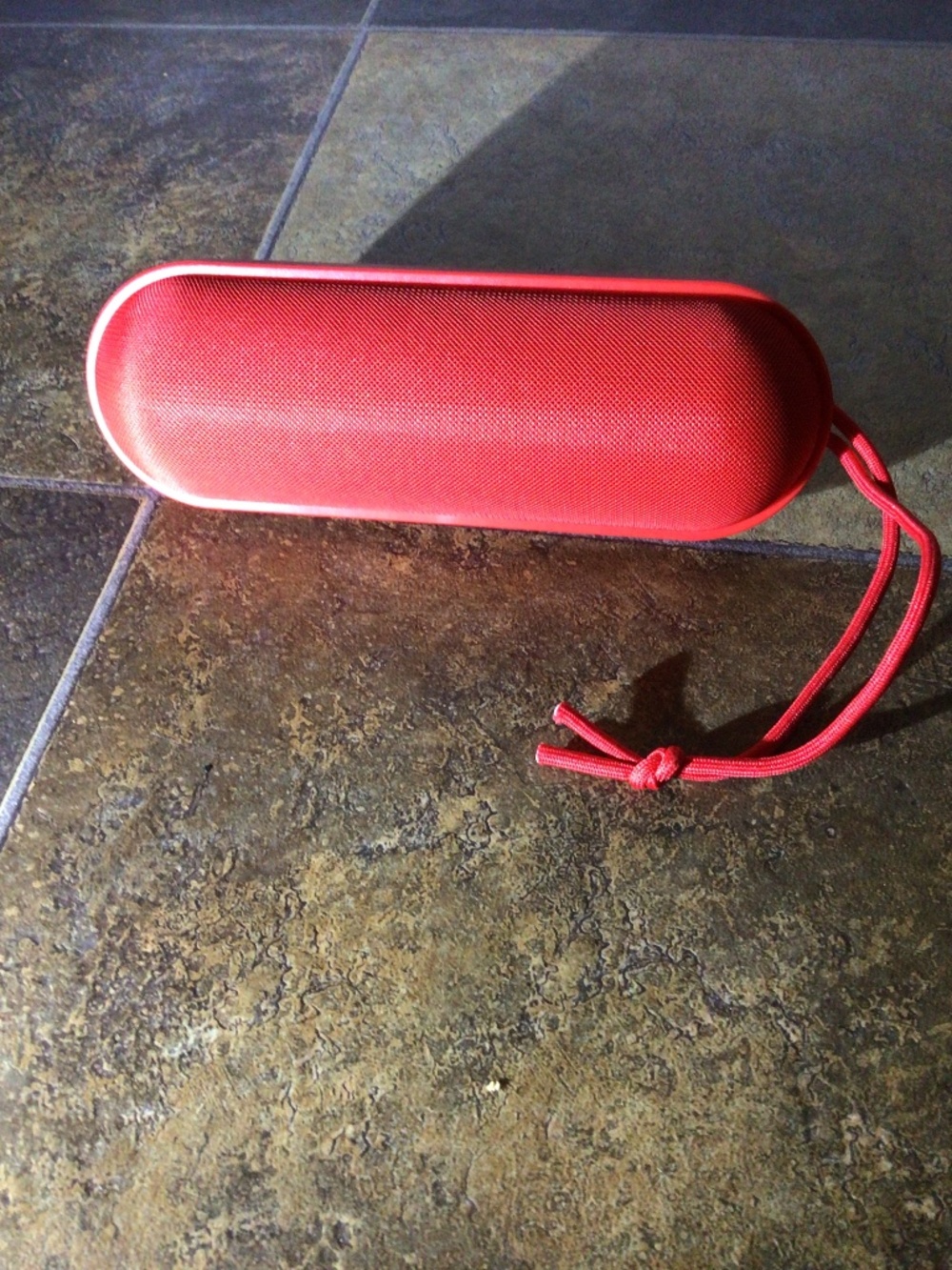 Bass Jaxx Capsule Wireless Speaker Micro USB-Port Type - Red